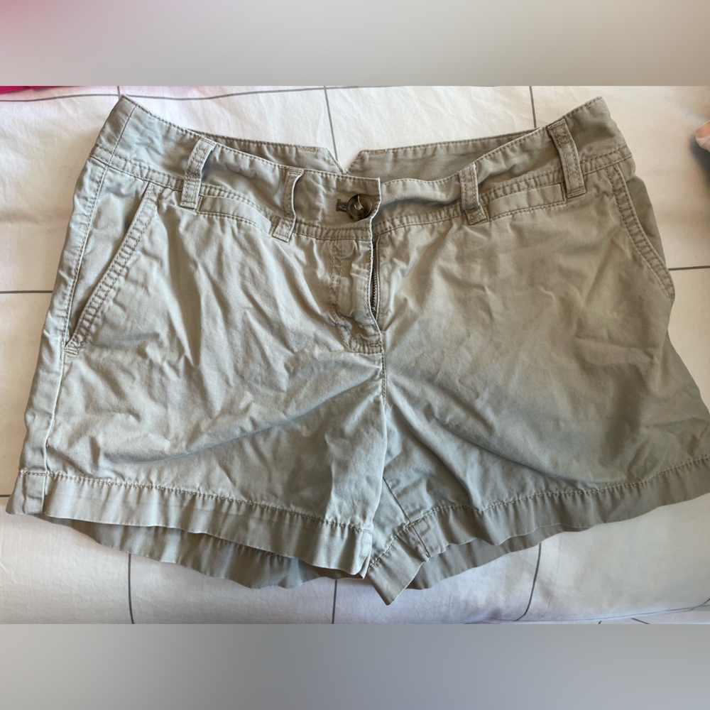 Khaki shorts, size 4, good condition